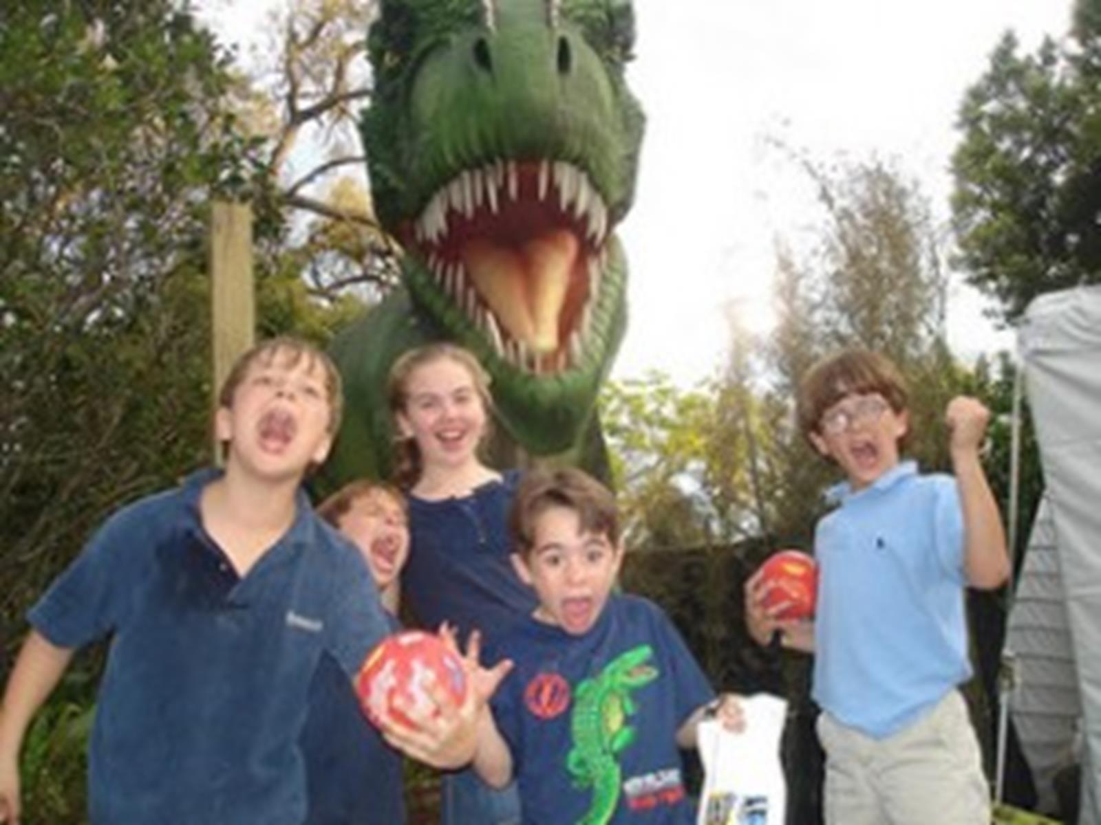 Young School Kids at Audubon Zoo's Dinosaur Adventure. (Photo Courtesy of Michele McGovern & AudubonInstitute.org)