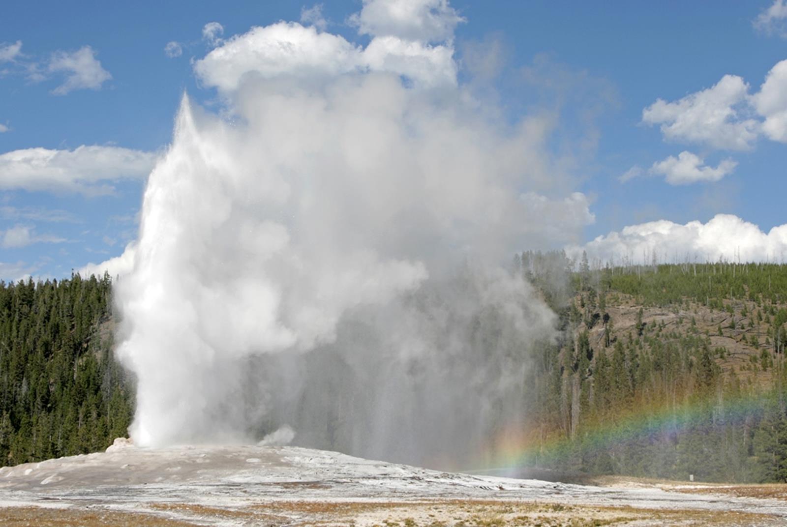 Old Faithful erupts at Yellowstone National Park. Credit: Wikipedia