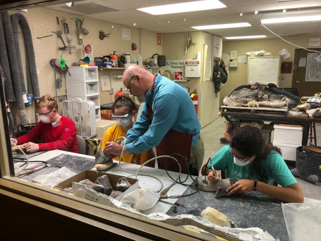 Wyoming Dinosaur Center prepping fossils